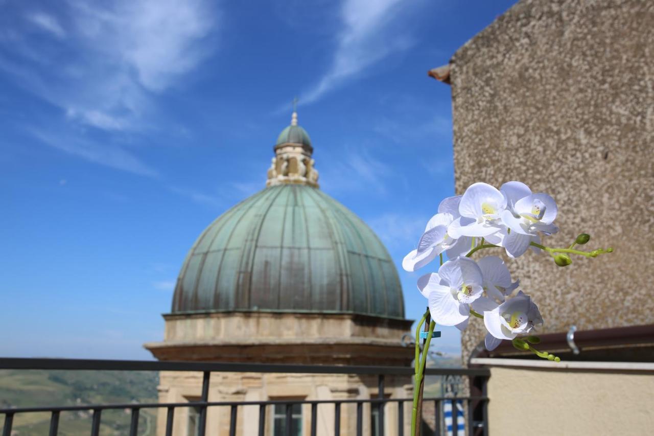 Al Centro Villa Gangi Esterno foto